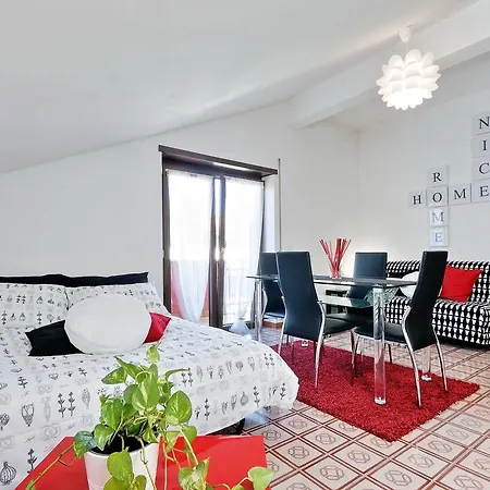 Nice Black&white Apartment